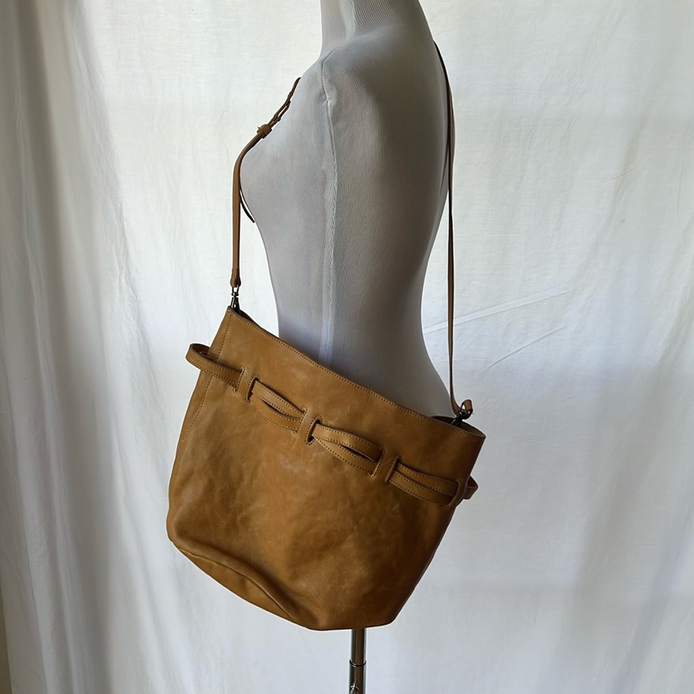 Madewell The Florence Drawstring Leather Bucket bag
